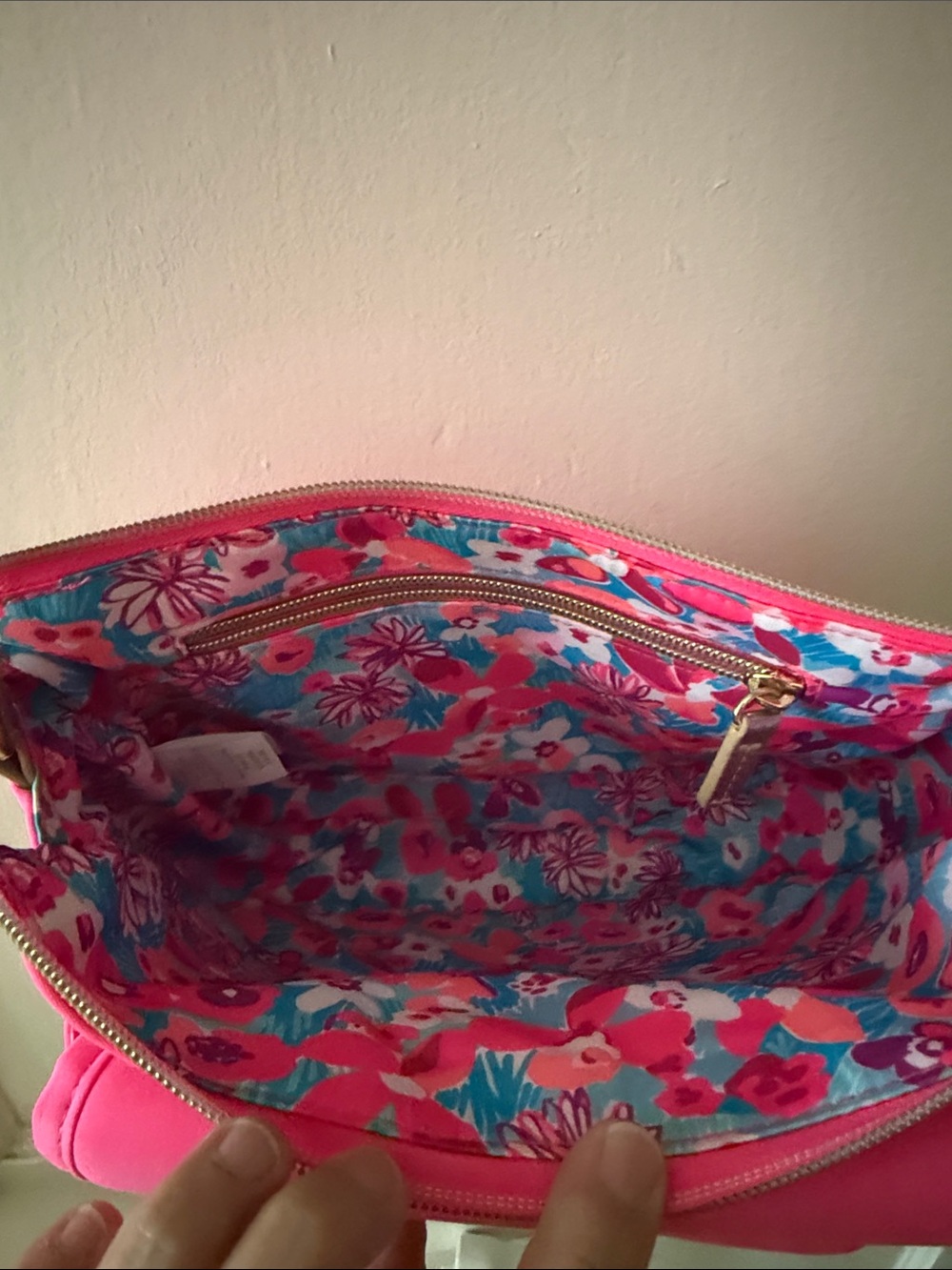 Lilly Pulitzer Hot Pink Crossbody Bag with Floral Lining - Picture 3 of 8